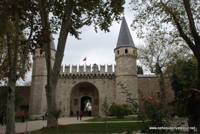 Half-Day-istanbul-Tour-with-Topkapi-Palace-4