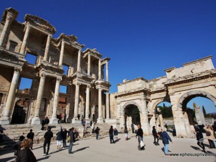 Celsun Library in Ephesus - Half Day Ephesus Tour from Izmir - Private Ephesus Tours